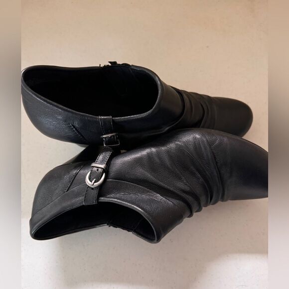 Bare Traps temper leather ankle boots heeled Comfort cushioned Women's booties - Picture 3 of 5